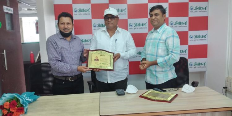 शेतकरी हिताचा वसा व वारसा जपणारे- प्लॅन्टो कृषीतंत्रचे स्वप्नील व निखील चौधरी