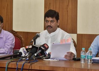 धनंजय मुंडेंच्या निर्देशामुळे ग्रामपंचायत निवडणूक लढविणाऱ्या उमेदवारांना काय दिलासा मिळाला..?