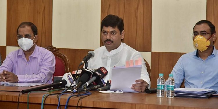 धनंजय मुंडेंच्या निर्देशामुळे ग्रामपंचायत निवडणूक लढविणाऱ्या उमेदवारांना काय दिलासा मिळाला..?