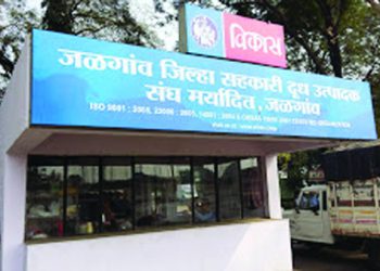 दूध पंढरीचे वारकरी आमडदे येथील मांगो पाटील