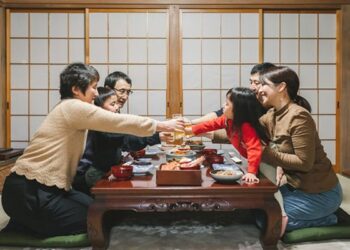 हा आहे दीर्घायुषी लोकांचा देश… या देशातील लोक कोणता आहार, विहार घेतात, ज्यामुळे त्यांना दीर्घायुष्य लाभते….!!