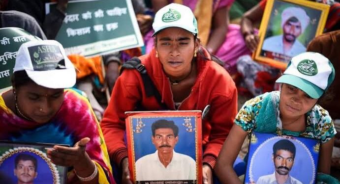 शेतमजूर आत्महत्या