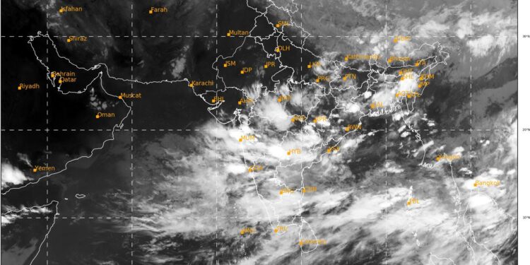 पाऊस दाटलेला IMD Alert सॅटेलाईट छायाचित्र