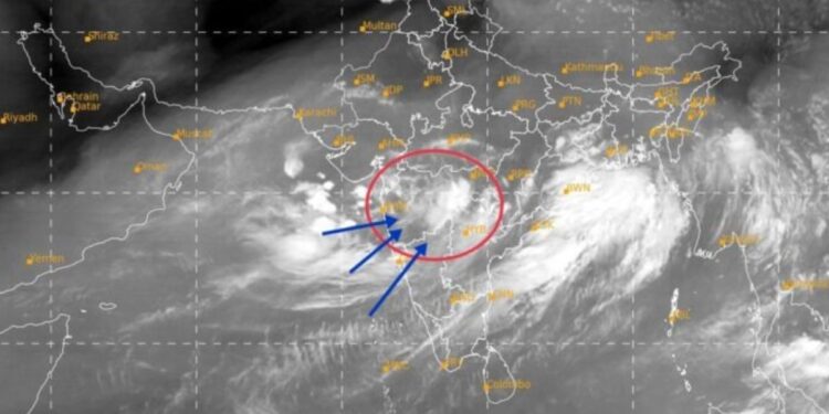 IMD Weather Alert : पुढील 4-5 दिवस राज्यात मान्सून सक्रीय राहणार; आजपासून पावसाची तीव्रता वाढण्याची दाट शक्यता!
