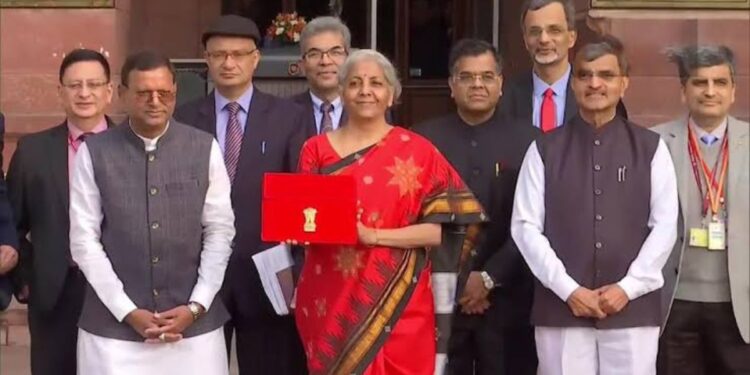 Arthsankalp 2023 : केंद्रीय अर्थमंत्री सीतारामन यांच्याकडून अर्थसंकल्प सादर ; या आहेत 24 महत्त्वपूर्ण घोषणा