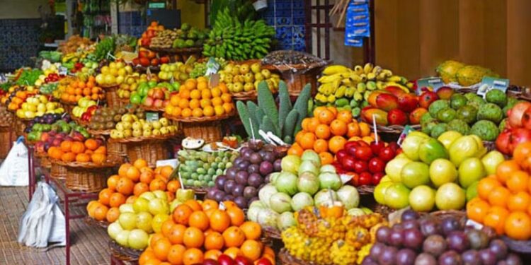 फळांची मागणी वाढल्याने दरात वाढ
