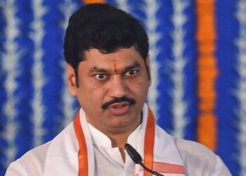 राज्यात आतापर्यंत ऐतिहासिक 2206 कोटी अग्रीम पीकविमा मंजूर - कृषिमंत्री मुंडे