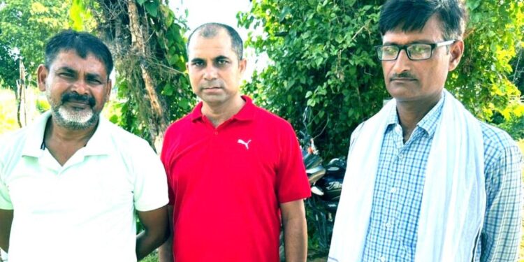 बँकेची नोकरी सोडून भाड्याने घेतले शेत