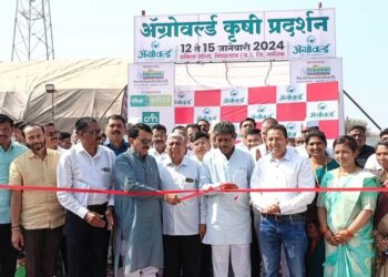 पिंपळगाव बसवंतमधील ‘ॲग्रोवर्ल्ड’चे कृषी प्रदर्शन शेतकऱ्यांसाठी महत्त्वाचे – भास्करराव पेरे पाटील