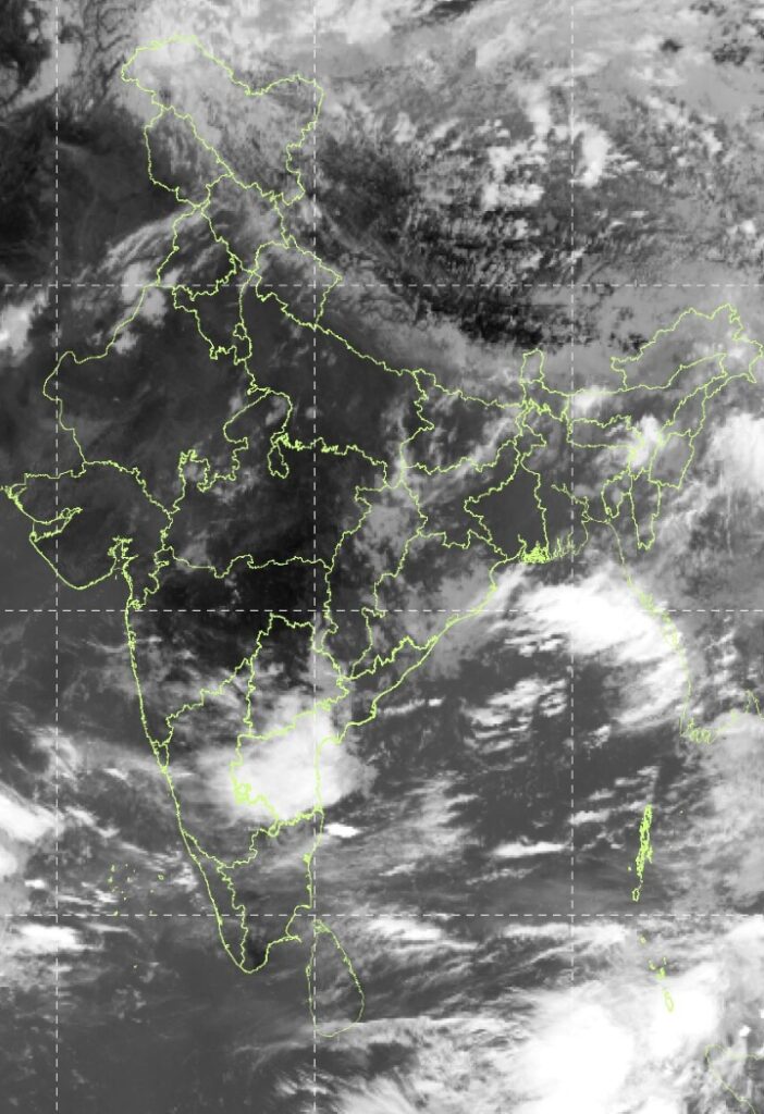 शनिवारी दुपारी 12 वाजताची उपग्रह स्थिती.